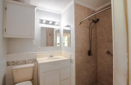 Richardson House | Charming 2-B, 2 B 7 minutes from UTD in Richardson with AC, WiFi.Enjoy your stay