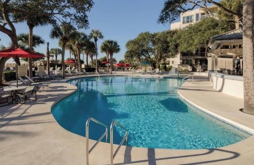 Oceanside Villa | Charming 2-bedroom oceanfront villa on Hilton Head Island .