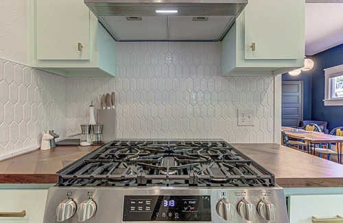 MLK House | Charming 2 BDR for 4, Close to Downtown Austin!