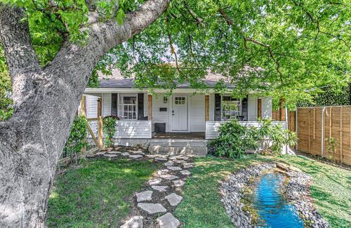 MLK House | Charming 2 BDR for 4 Close to Downtown Austin