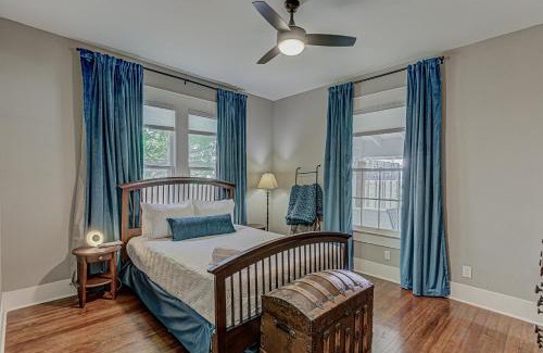 MLK House | Charming 2 BDR for 4 Close to Downtown Austin
