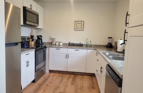 Bonners Ferry House | Charming 2-bdrm bungalow in lovely Bonners Ferry with WiFi, A/C, full kit & bath