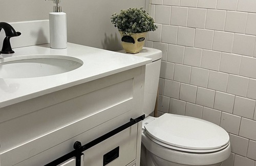 Greenville House | Charming 2 bed 1 bath home just a 1/2 mile from Hospital