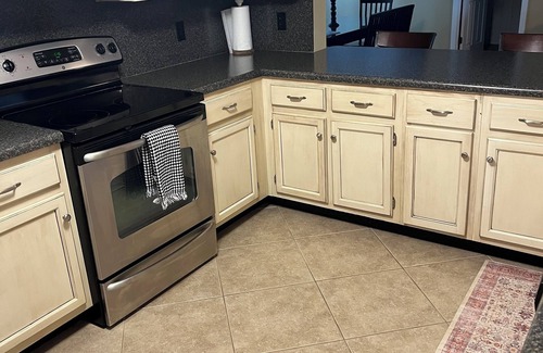 Osage Beach Condo | Charming 2 bed/2 bath condo at Lake of the Ozarks! With Dock Slip!