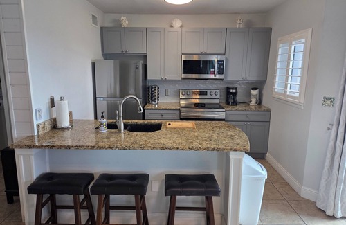 Fort Morgan Condo | Charming 2 bed/2bath condo right on beach of Gulf Shores-Kiva Dunes golf course.