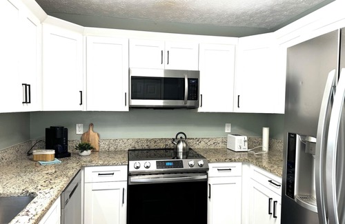 Alpharetta House | Charming 2-bed/2bath in DT Alpharetta with BBQ, Firepit, Foosball, Basketball.