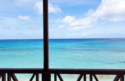 Douglas Apartment | Charming 2-bed apartment in fabulous Sand Street with WiFi, AC. Ocean Waves #4