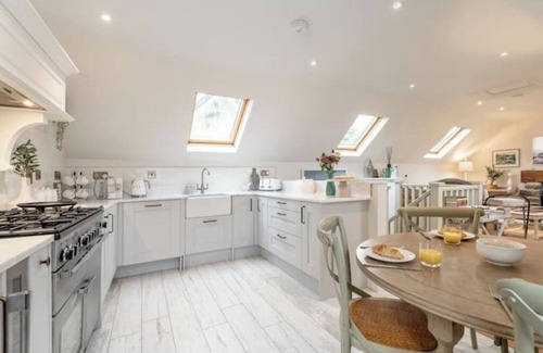 Waternish Cottage | Charming 2-Bed Cottage with Loch Bay Views – Waternish, Isle of Skye