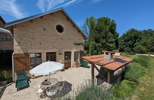 Forcey Cottage | Charming 2-Bed Gîte with Pool on 3-Hectare Farm with Pets