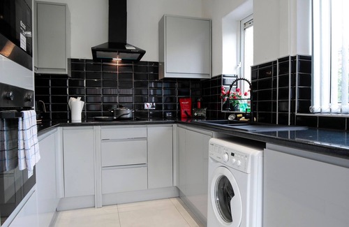 Blackrod House | Charming 2 Bed House