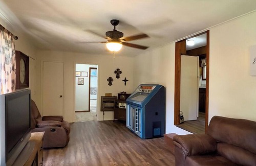 Hardy Cottage | Charming 2 Bedroom 1 Bath Cottage in a Forest Setting Tucked Away in Nature