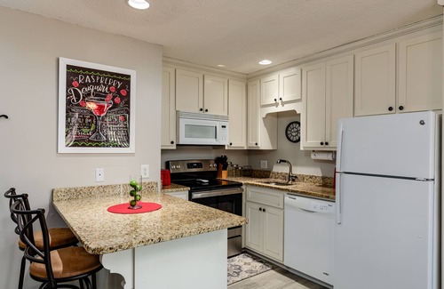 Foxfire Condo | Charming 2 Bed 2 Bath 1st Floor Condo in Foxfire with Golf Course View