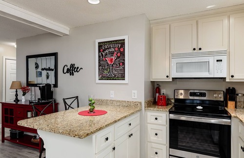 Foxfire Condo | Charming 2 Bed 2 Bath 1st Floor Condo in Foxfire with Golf Course View