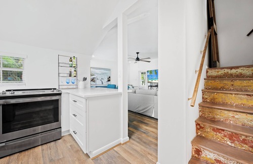 Old Northwood Historic District Cottage | Charming 2-bedroom cottage in lush tropical setting in popular West Palm Beach