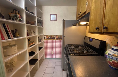 Eureka Springs Cabin | Charming 2 bedroom 2 bath cabin in lovely Eureka Springs