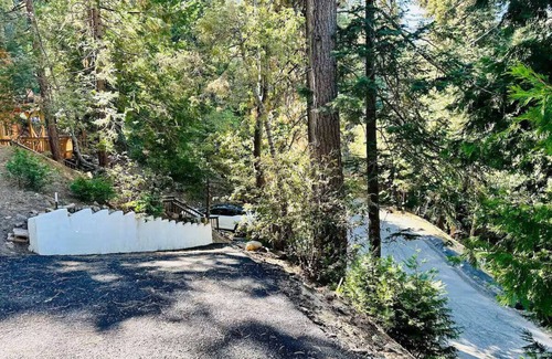 Lake Arrowhead Cottage | Charming 2-Bedroom Cottage in Lake Arrowhead WiFi & AC Included