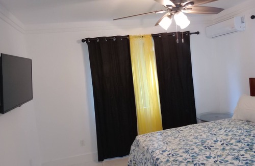 Marsh Harbour Apartment | Charming 2-bedroom apartment on Crockett Drive/Roderick Corner
