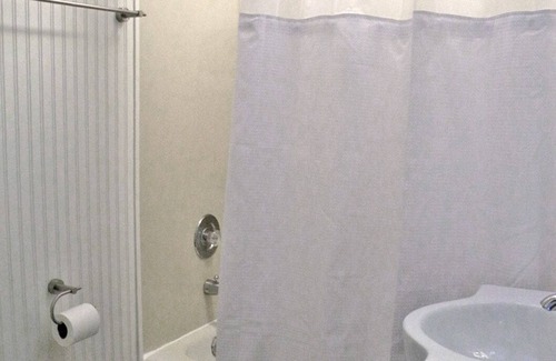 South Rehoboth Cottage | Charming 2 Bedroom Cottage in South Rehoboth - 2 Blocks to Beach