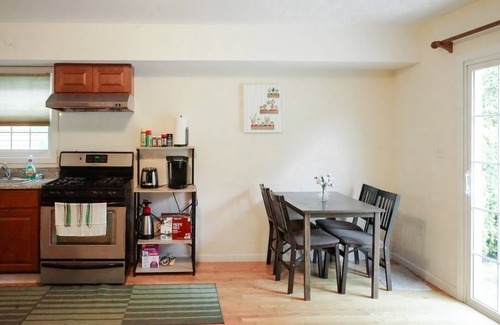 Scotch Plains House | Charming 2-bedroom Apartment with AC and WiFi in fabulous Scotch Plains