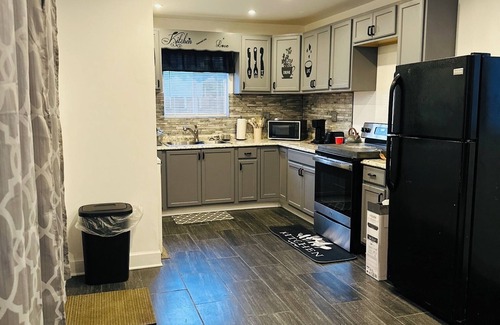 Warner Robins House | Charming 2-bedroom house with WiFi, AC in pleasant Warner Robins