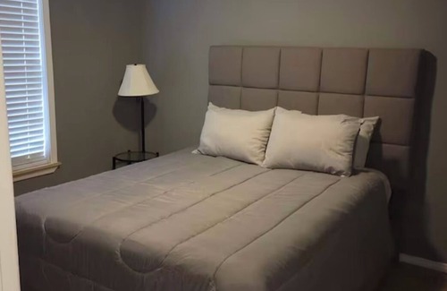 Eagle Pass Apartment | Charming 2-bedroom apartment in wonderful Eagle Pass with AC