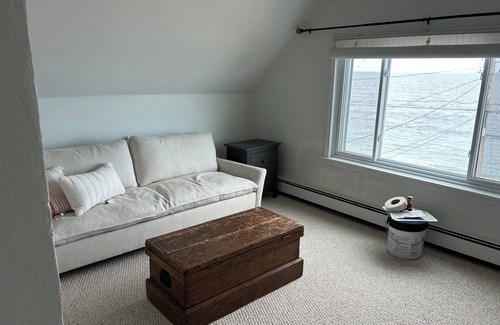 Ocean Bluff-Brant Rock Apartment | Charming 2-bedroom apartment in wonderful Marshfield Across from the Ocean
