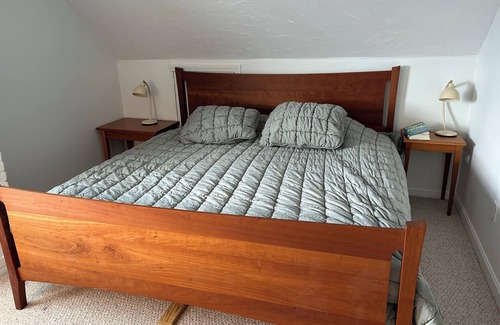 Ocean Bluff-Brant Rock Apartment | Charming 2-bedroom apartment in wonderful Marshfield Across from the Ocean