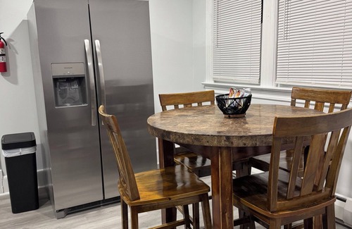 New London Apartment | Charming 2-bedroom apartment with WiFi, AC in wonderful New London