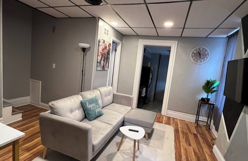 South Side Flats Apartment | Charming 2-bedroom apartment In Pittsburgh, Southside!