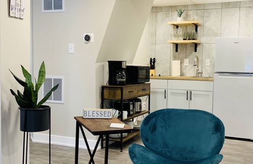 Valparaiso Apartment | Charming 2 Bedroom Apt. Close to Valparaiso University Short-Term Stay