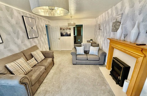 Wyken Apartment | Charming 2-bedroom apartment in Walsgrave Coventry with own entrance and garden