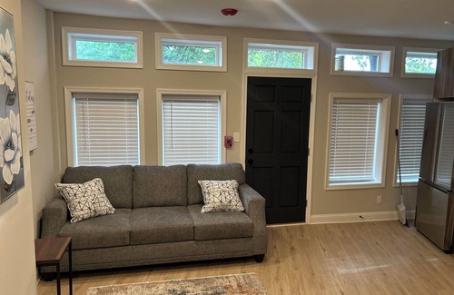 Downtown Baltimore Apartment | Charming 2-bedroom apartment in wonderful Baltimore with WiFi, AC