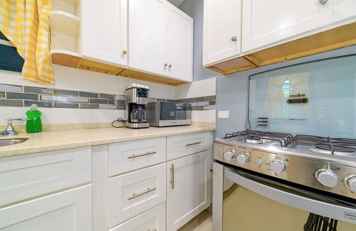 Buckleys Village Apartment | Charming 2-bedroom apartment in Buckleys with WiFi, AC