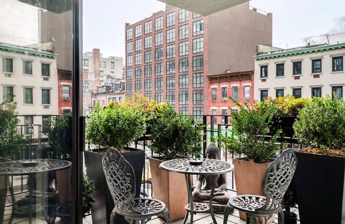 Little Italy Apartment | Charming 2-bedroom apartment with AC, WiFi in enjoyable New York