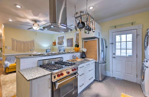 Church Hill Apartment | Charming 2-bedroom apartment in marvelous Richmond with AC, WiFi
