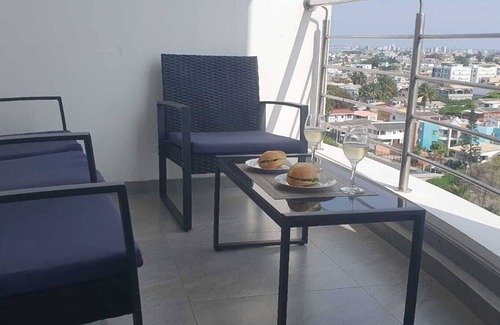 Salinas Apartment | Charming 2-bedroom apartment with AC, WiFi in delightful Salinas