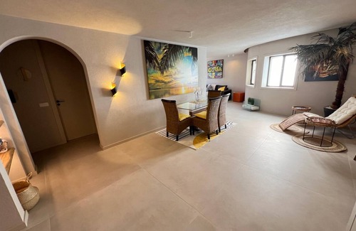 Vila do Conde Apartment | Charming 2-bedroom Apartment with AC, WiFi 100 Meter from beach in Mindelo