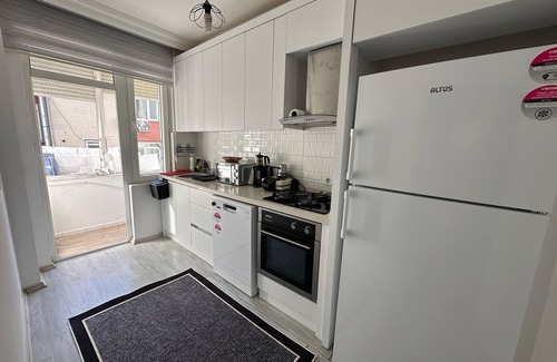 Antalya City Centre Apartment | Charming 2-bedroom apartment with WiFi and AC in enchanting Antalya
