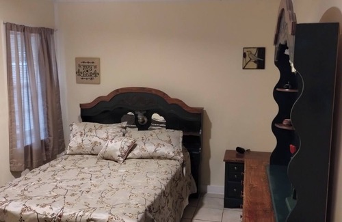 Cochran Apartment | Charming 2-bedroom apartment with WiFi, AC in peaceful Cochran