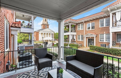 Decatur Apartment | Charming 2-bedroom apartment in dowtown Decatur/20 min from downtown ATL