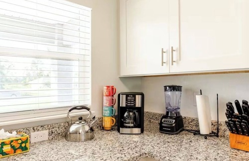 Sun 'N Lake Apartment | Charming 2-bedroom apartment in wonderful Sebring with WiFi