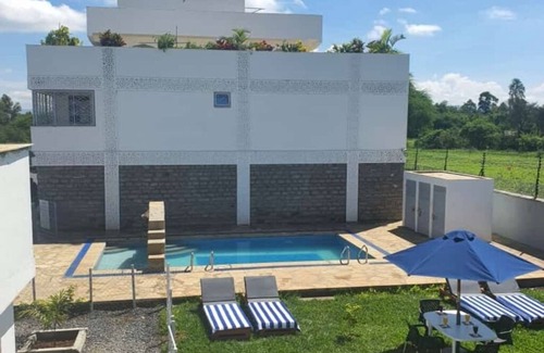 Kisumu Apartment | Charming 2-bedroom apartment in delightful Kisumu with WiFi-Tembo House