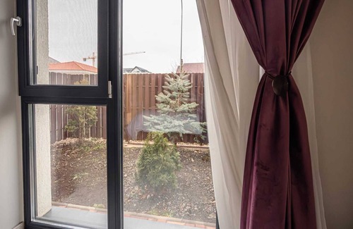 Tractorul Apartment | Charming 2-bedroom apartment in awesome Brașov with Jacuzzi.