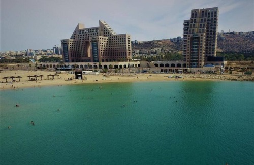 HaZore'a Apartment | Charming 2-bedroom apartment in soothing Haifa with AC, WiFi