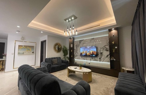 Lagos Apartment | Charming 2-bedroom apartment with WiFi, AC in [Eko Atlantic, Eko Pearl Towers]