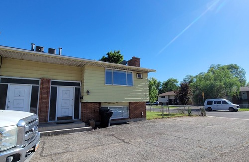 Orem Apartment | Charming 2-bedroom apartment with WiFi, AC in quaint Orem