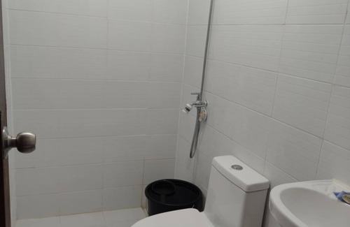 Ormoc House | Charming 2-bedroom bungalow in serene Ormoc City with AC