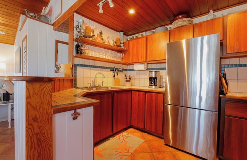 Lubbers Quarters Cay Cottage | Charming 2-bedroom beachside cottage with plunge pool in quaint Elbow Cay
