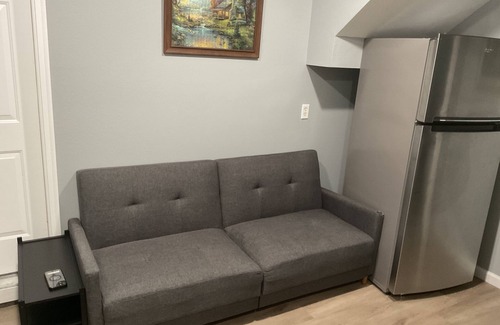 La Vergne House | Charming 2-bedroom but 4 beds house in welcoming La Vergne with WiFi, AC