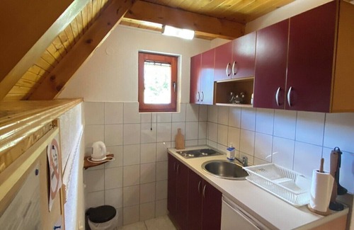Zabljak House | Charming 2-bedroom bungalow in welcoming Žabljak with WiFi